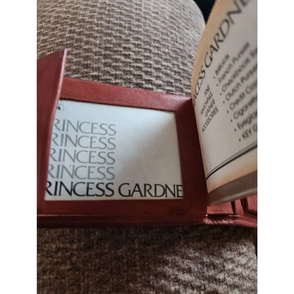 VINTAGE Princess Gardner Leather Wallet. Great condition for the age